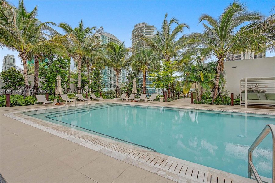Community amenities in , Miami (Image 11).