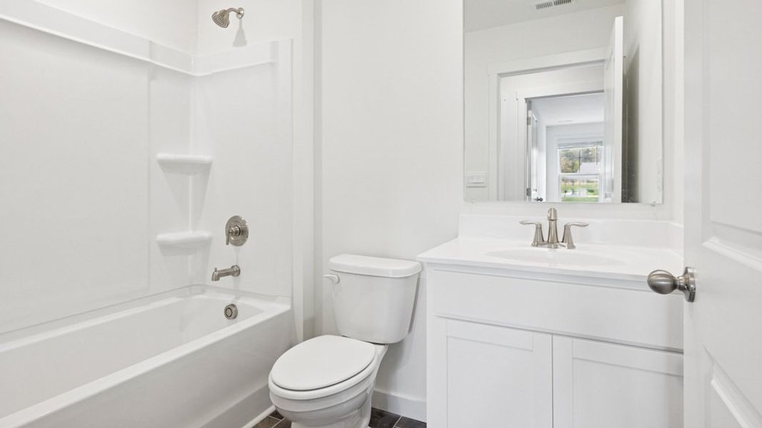 Furnished interior view inside a new home in Emory Creek, Harriman (Image 6).