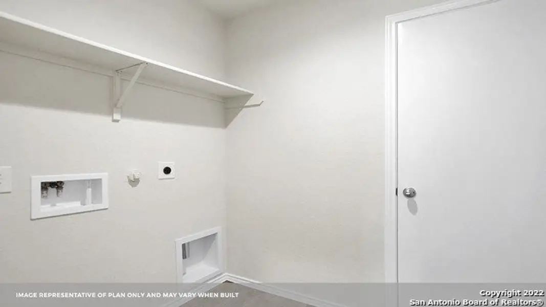 Spacious, unfurnished interior of a new home in Arroyo Ranch, Seguin (Image 5). Spacious, unfurnished interior of a new home in Arroyo Ranch, Seguin (Image 5).