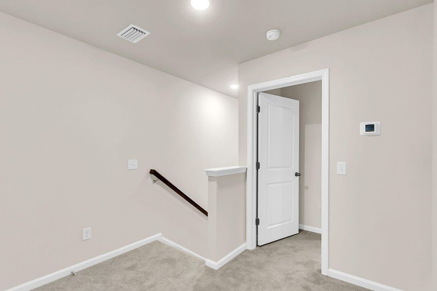 Spacious, unfurnished interior of a new home in , Summerville (Image 30).