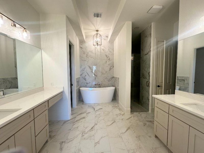 Furnished interior view inside a new home in , Weatherford (Image 9).