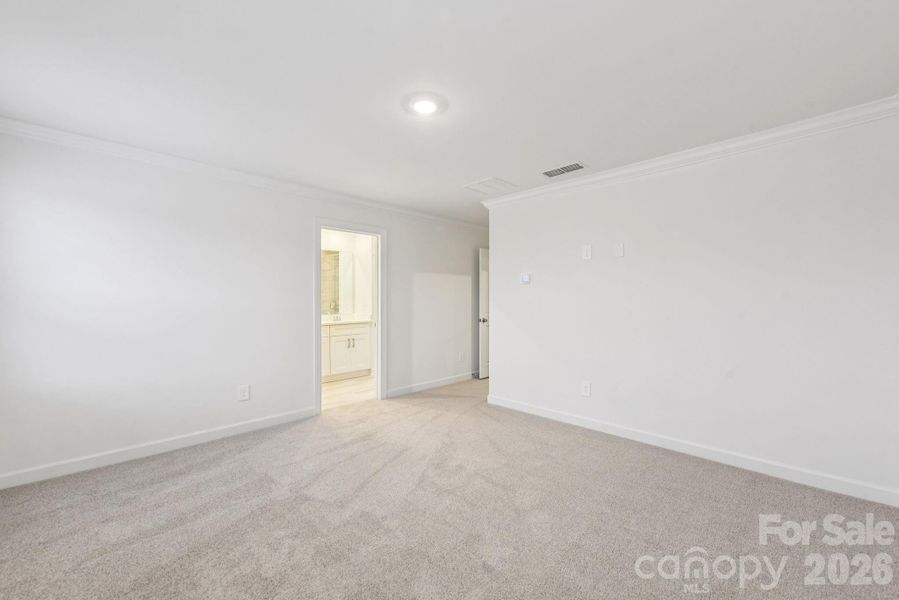 Spacious, unfurnished interior of a new home in , Fort Mill (Image 20).