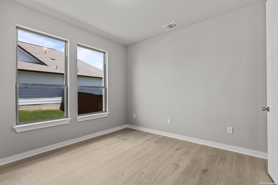 Spacious, unfurnished interior of a new home in Foxbrook, Cibolo (Image 42).