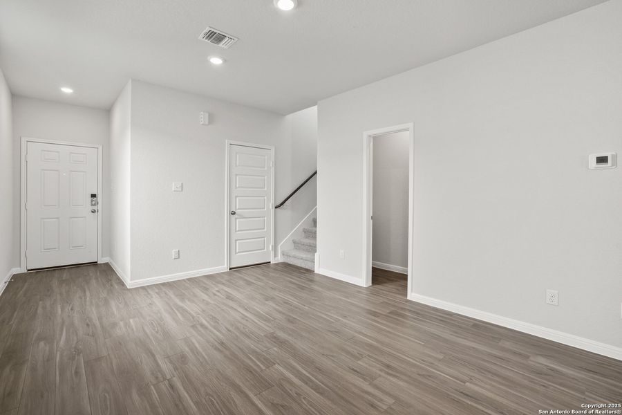 Spacious, unfurnished interior of a new home in Melissa Ranch, San Antonio (Image 24). Spacious, unfurnished interior of a new home in Melissa Ranch, San Antonio (Image 24).