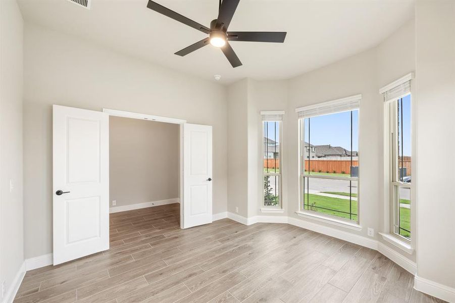 Spacious, unfurnished interior of a new home in Heartland Classic 60, Crandall (Image 27).