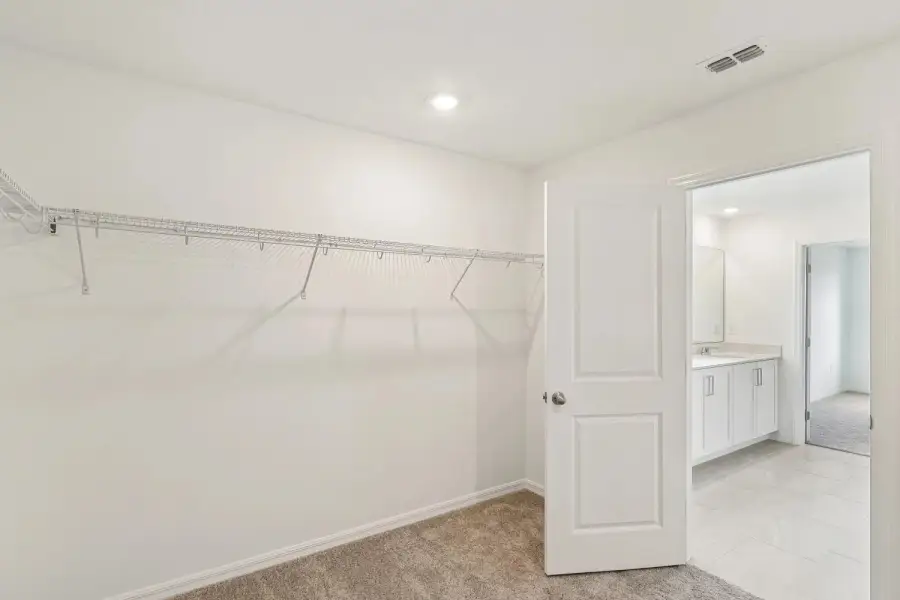 Spacious, unfurnished interior of a new home in Northlake at Ovation, Winter Garden (Image 30).