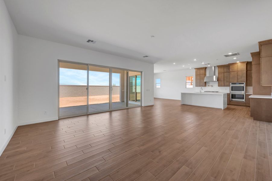 Spacious, unfurnished interior of a new home in Abel Ranch, Goodyear (Image 17).