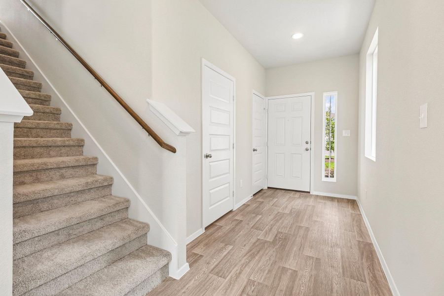 Spacious, unfurnished interior of a new home in Edgebrooke, Pflugerville (Image 13). Spacious, unfurnished interior of a new home in Edgebrooke, Pflugerville (Image 13).