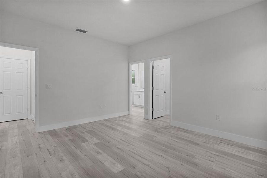 Spacious, unfurnished interior of a new home in , Citrus Springs (Image 17).