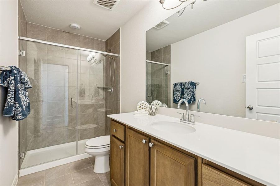 Furnished interior view inside a new home in , Wylie (Image 8).