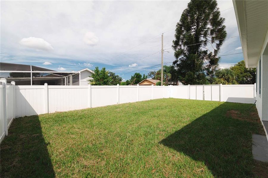Exterior details and patio area of a home in , Tampa (Image 25).