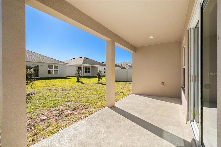Exterior details and patio area of a home in , Lake Wales (Image 3).
