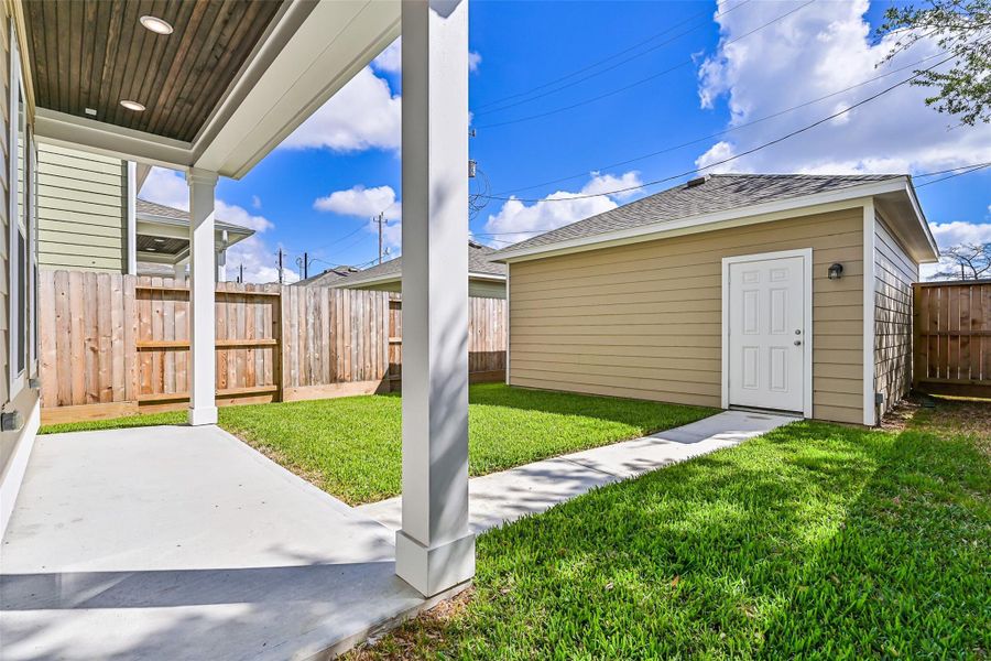Exterior details and patio area of a home in Pearland Old Townsite, Pearland (Image 3). Exterior details and patio area of a home in Pearland Old Townsite, Pearland (Image 3).