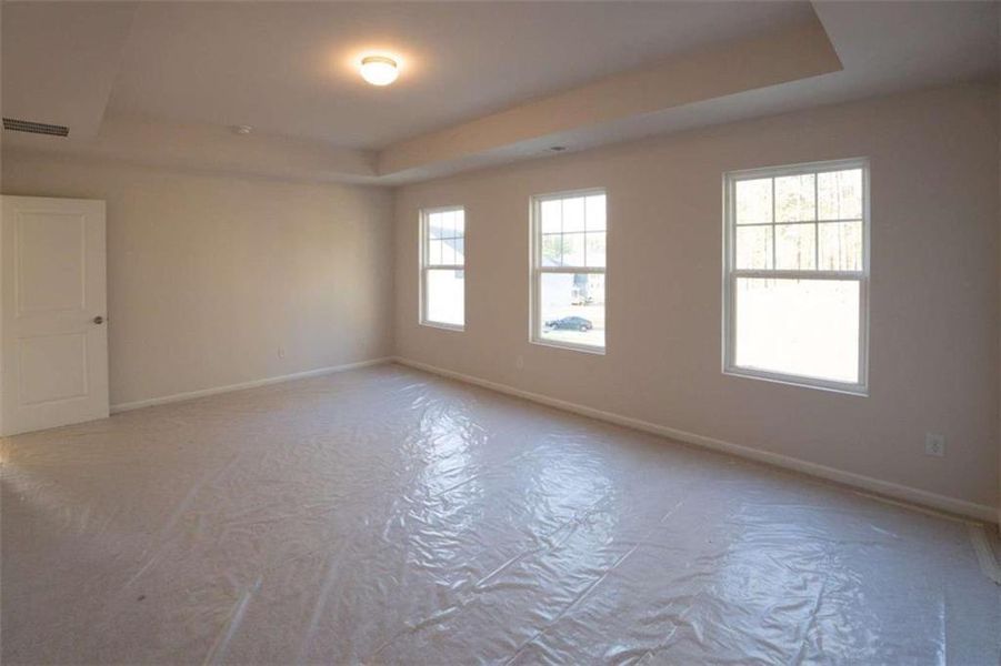 Spacious, unfurnished interior of a new home in Creekside Landing, Dallas (Image 14). Spacious, unfurnished interior of a new home in Creekside Landing, Dallas (Image 14).