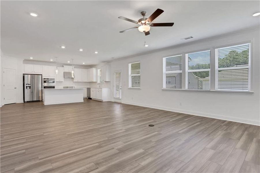 Spacious, unfurnished interior of a new home in Bailey Fence, Dacula (Image 29).