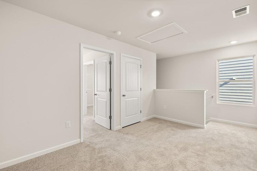 Spacious, unfurnished interior of a new home in Oconee Overlook, Gainesville (Image 30). Spacious, unfurnished interior of a new home in Oconee Overlook, Gainesville (Image 30).