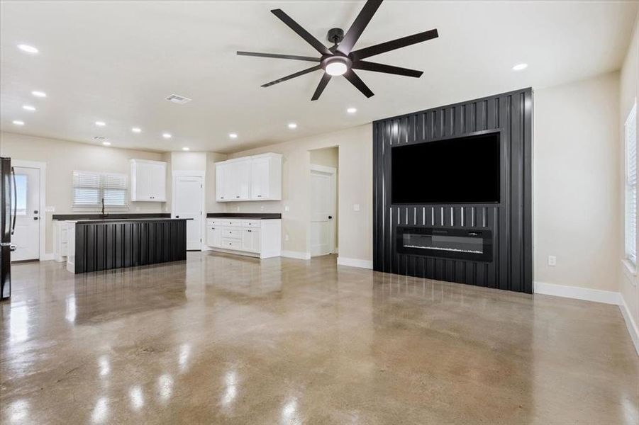 Spacious, unfurnished interior of a new home in , Leroy (Image 14).