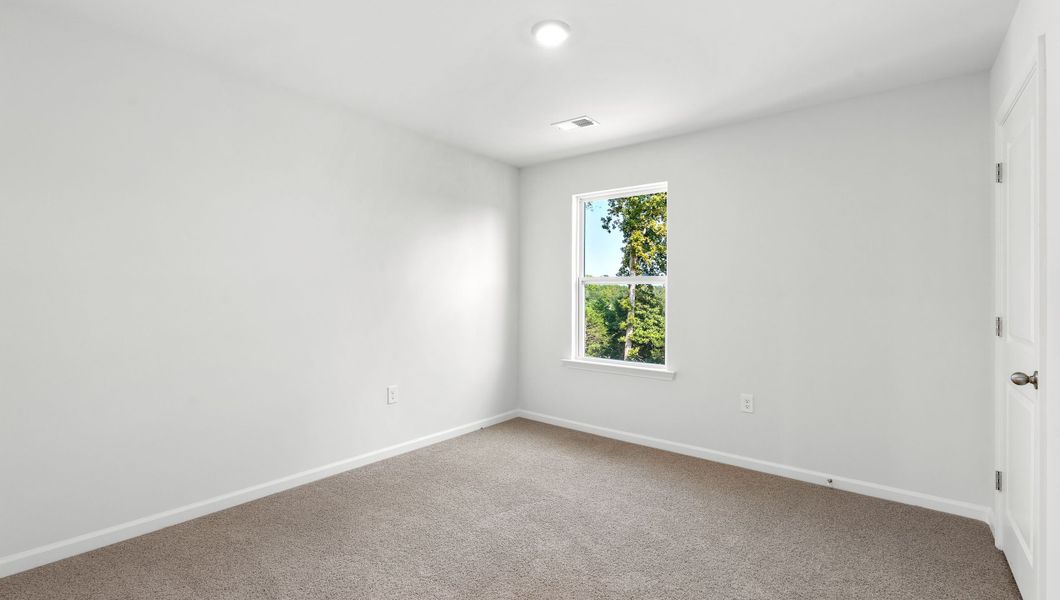 Spacious, unfurnished interior of a new home in Lakestone, Woodruff (Image 24).