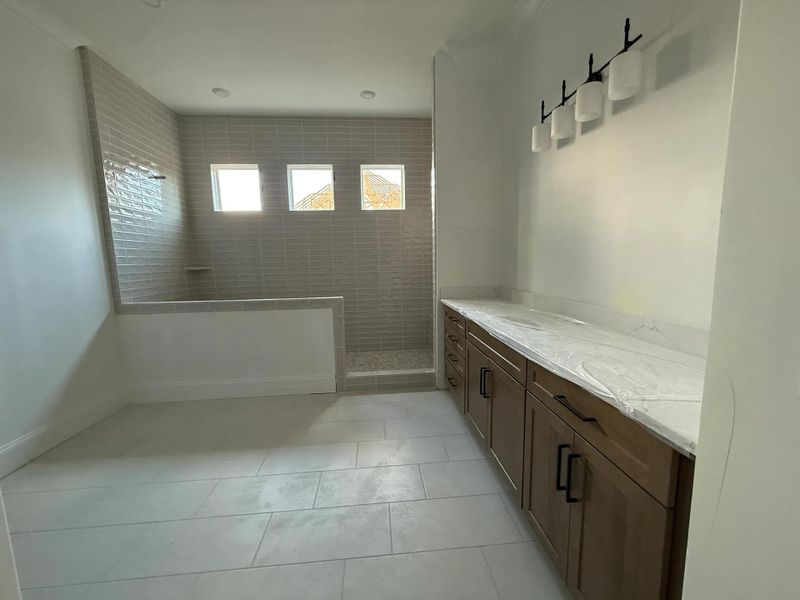 The Dresden D Primary Suite Bathroom