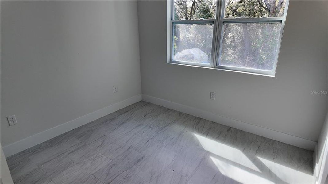 Spacious, unfurnished interior of a new home in , Dunnellon (Image 27).