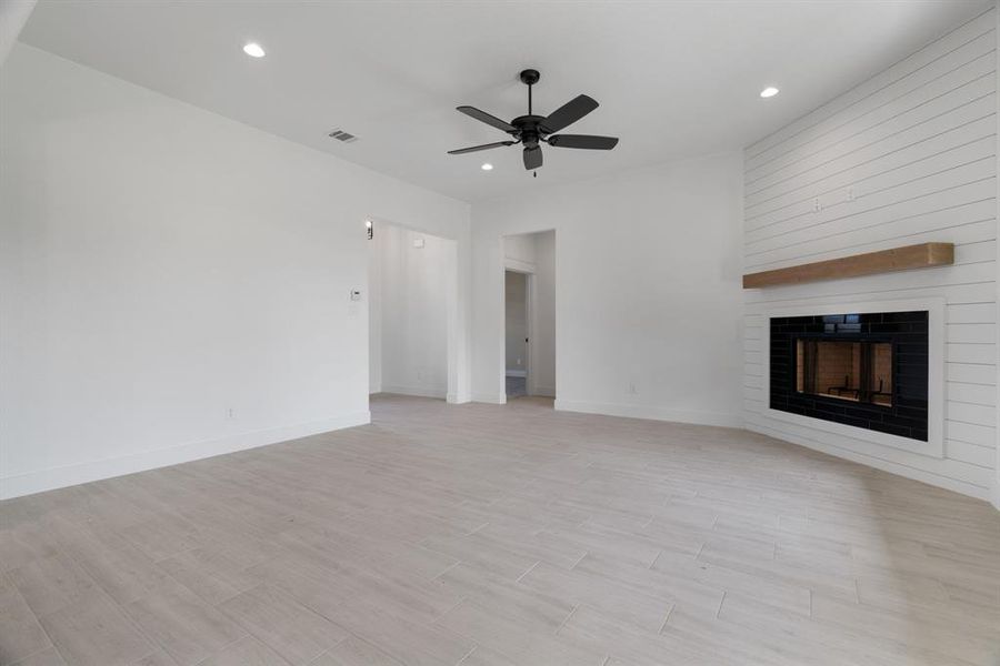Entryway featuring baseboards and ornamental molding