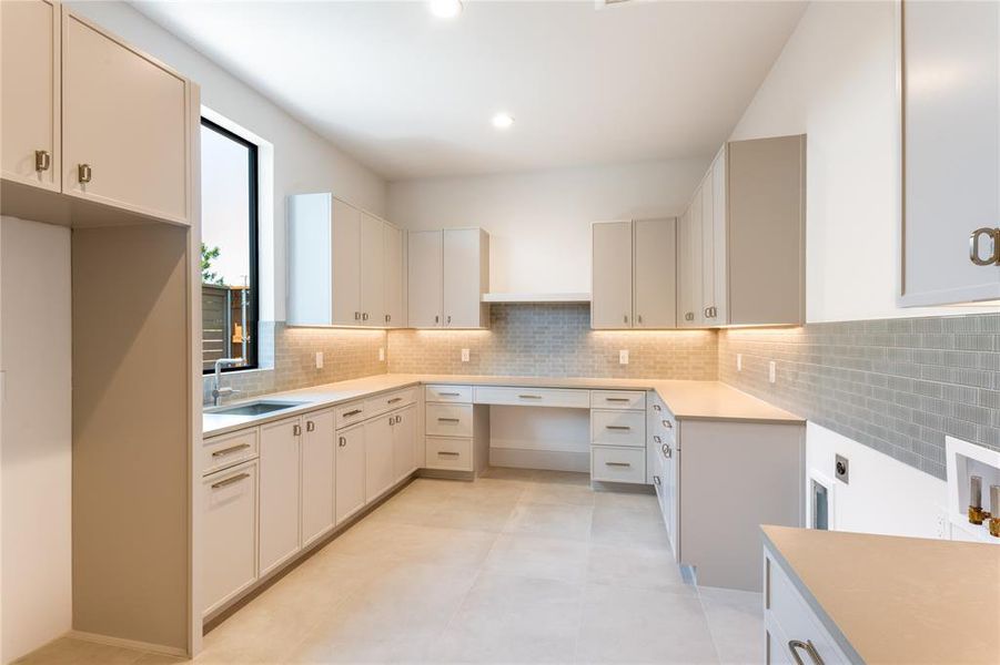 Furnished interior view inside a new home in , Dallas (Image 7). Furnished interior view inside a new home in , Dallas (Image 7).