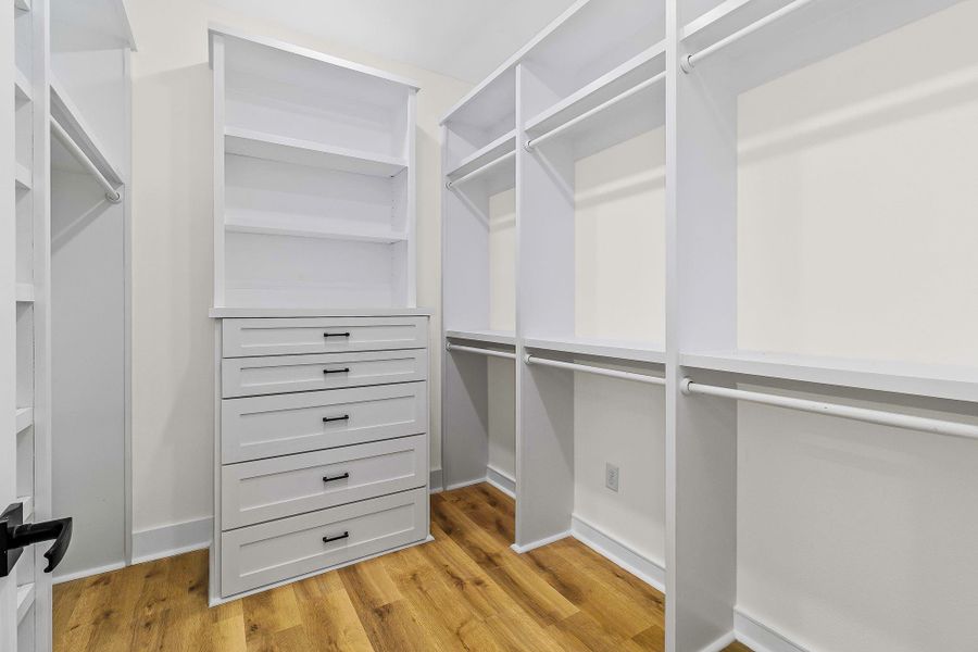 Spacious, unfurnished interior of a new home in , Onalaska (Image 17).