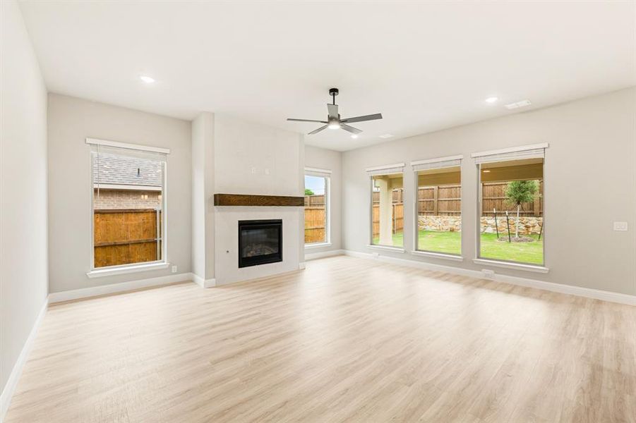 Spacious, unfurnished interior of a new home in Somerset, Venus (Image 24).