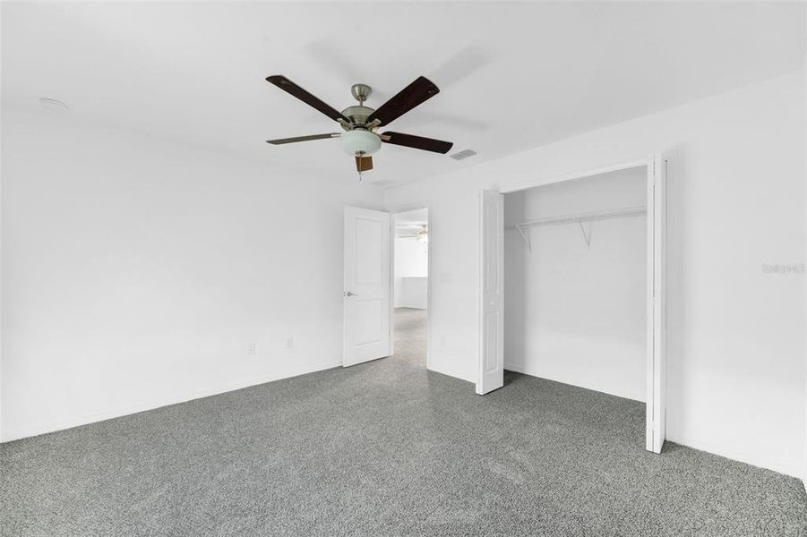 Spacious, unfurnished interior of a new home in , San Antonio (Image 12).