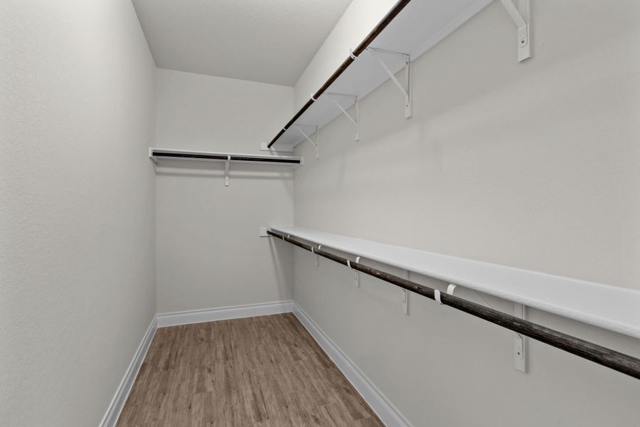 Walk-In Closet Walk-In Closet