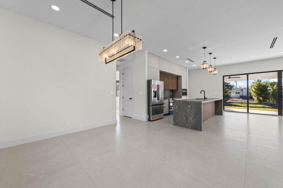 14 Dining Room 03