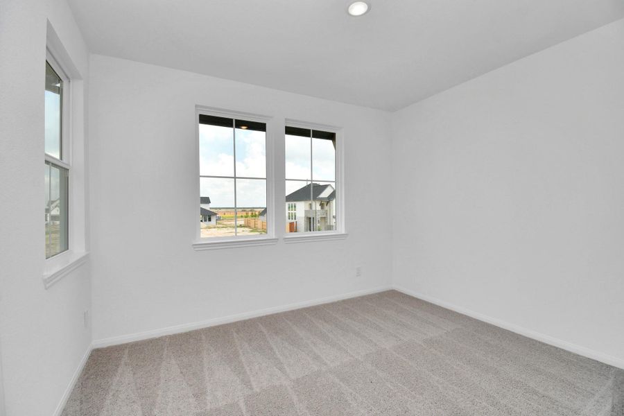 Spacious, unfurnished interior of a new home in Elyson, Katy (Image 35).