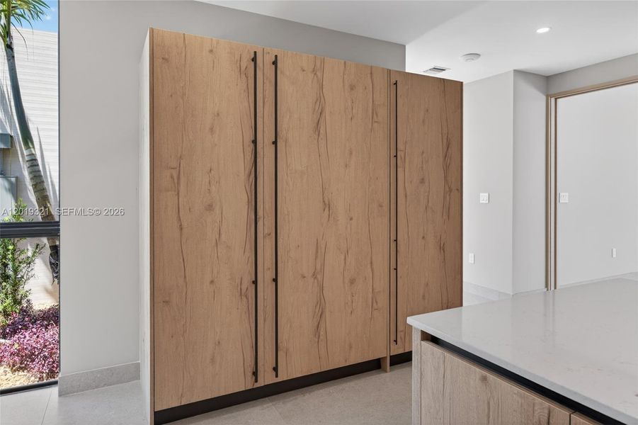 Close-up of interior finishes inside a home in , Southwest Ranches (Image 19).