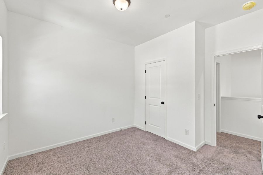 Spacious, unfurnished interior of a new home in Laurelwood Park, Gallatin (Image 29).