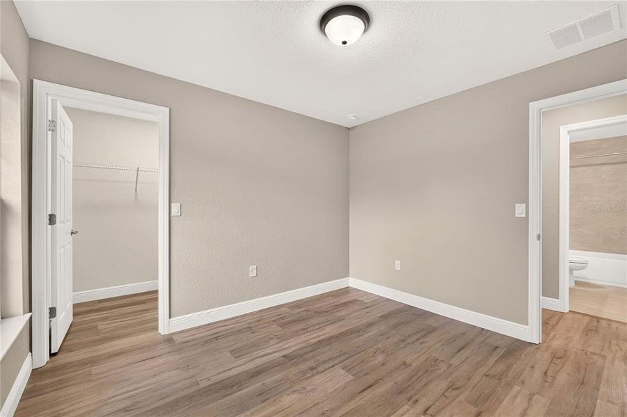 Spacious, unfurnished interior of a new home in , Dunnellon (Image 38).