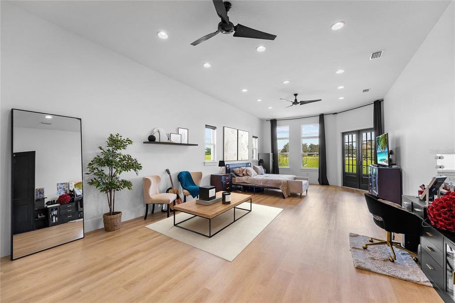 Furnished interior view inside a new home in , Groveland (Image 9).