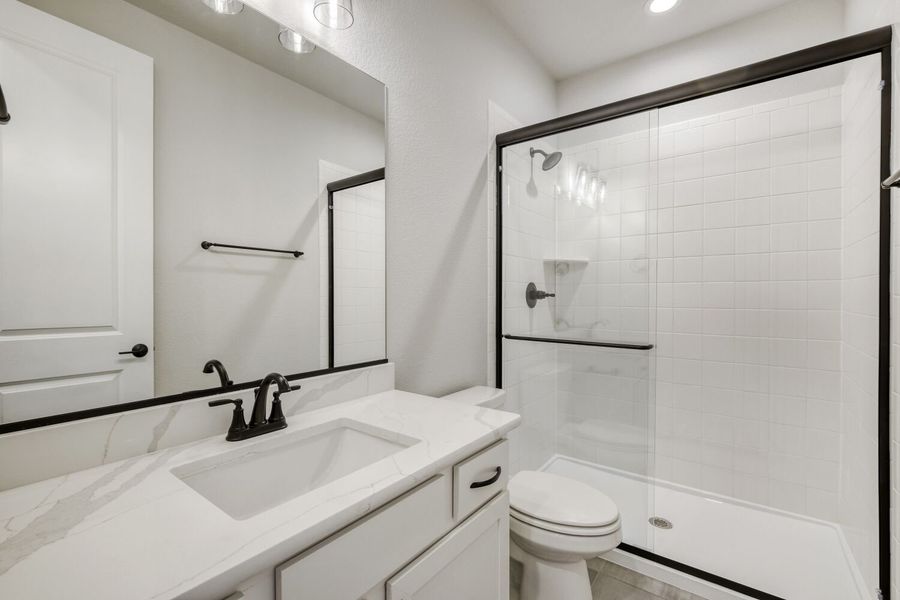 8423 David - Full Bathroom