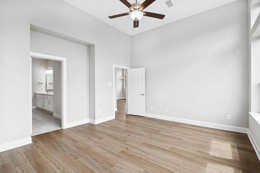 Spacious, unfurnished interior of a new home in Grange 45' Homesites, Katy (Image 17).