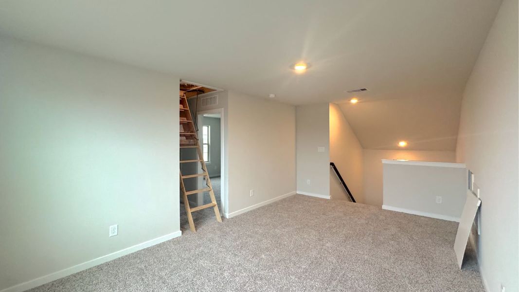 Spacious, unfurnished interior of a new home in London Towne, Corpus Christi (Image 13).