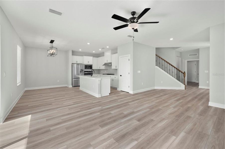 Spacious, unfurnished interior of a new home in , Kissimmee (Image 7).