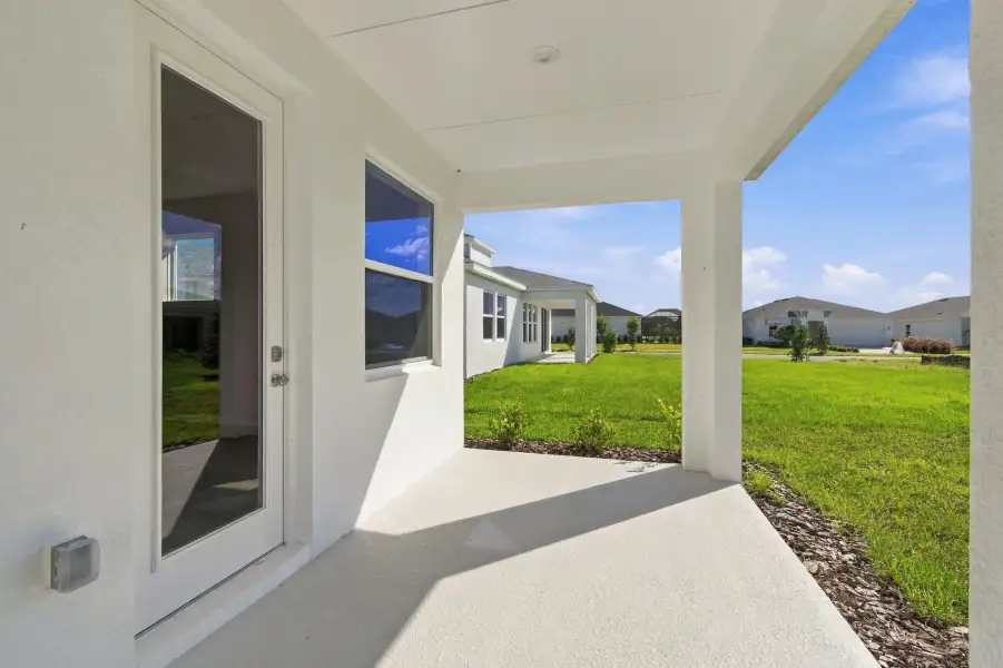 Exterior details and patio area of a home in Southwind – Executive Series, Plant City (Image 4).