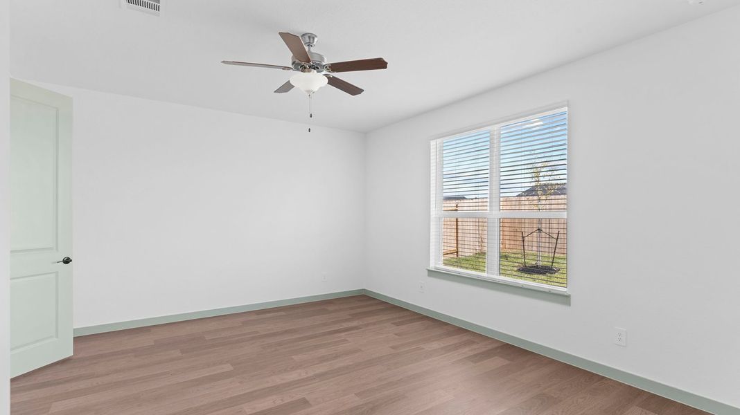 Spacious, unfurnished interior of a new home in Alexander, Pearland (Image 15).