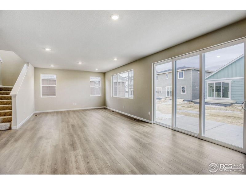 Spacious, unfurnished interior of a new home in Farmstead, Berthoud (Image 21).