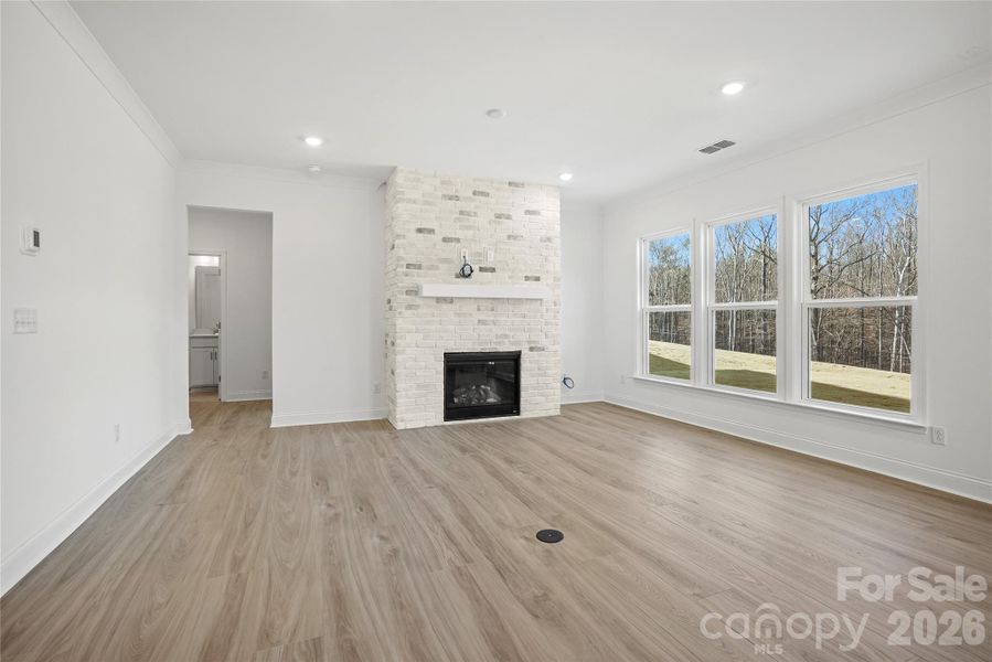 Spacious, unfurnished interior of a new home in Forest Creek, Waxhaw (Image 42).