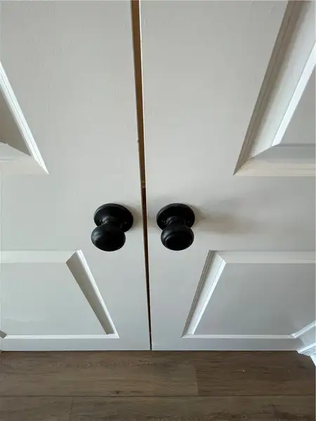 Close-up of interior finishes inside a home in Springwood Grove, Central (Image 6).