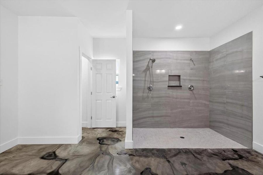 Spacious, unfurnished interior of a new home in , Poolville (Image 21).