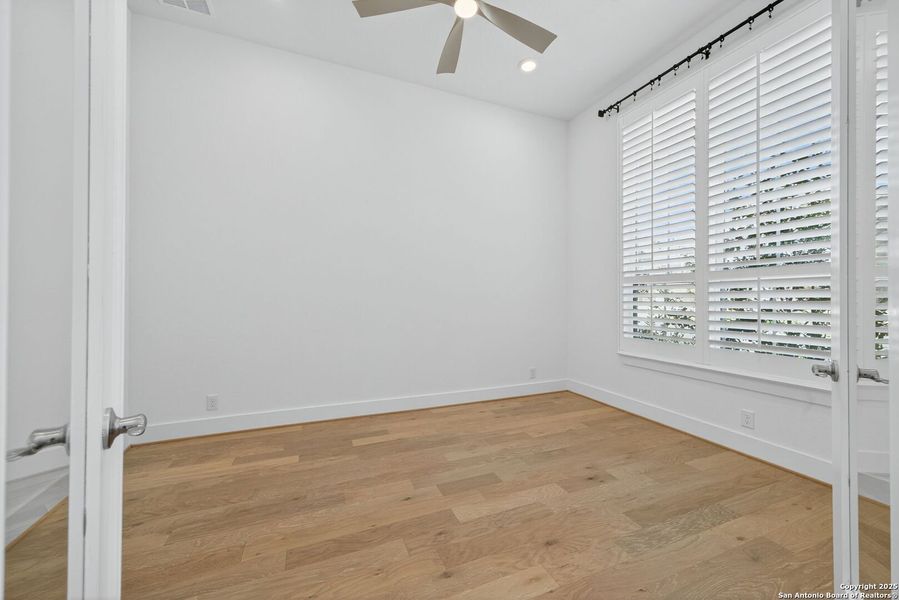 Spacious, unfurnished interior of a new home in Front Gate in Fair Oaks Ranch, Fair Oaks Ranch (Image 22). Spacious, unfurnished interior of a new home in Front Gate in Fair Oaks Ranch, Fair Oaks Ranch (Image 22).