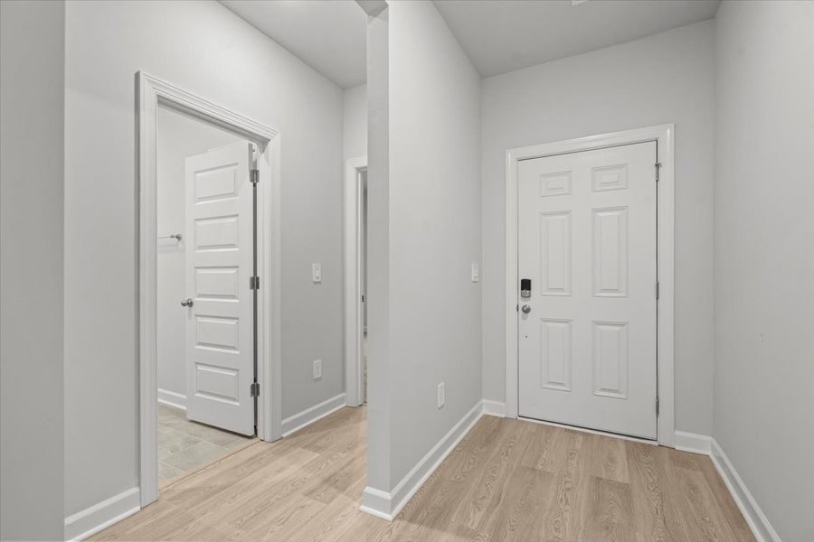 Spacious, unfurnished interior of a new home in Vickery Station, Woodruff (Image 8).