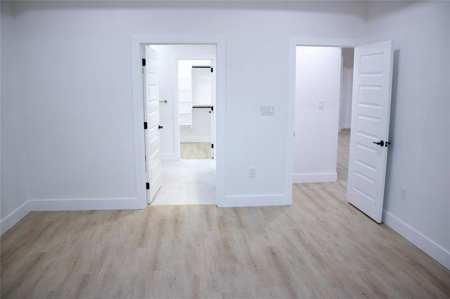 Spacious, unfurnished interior of a new home in , Glenn Heights (Image 18).