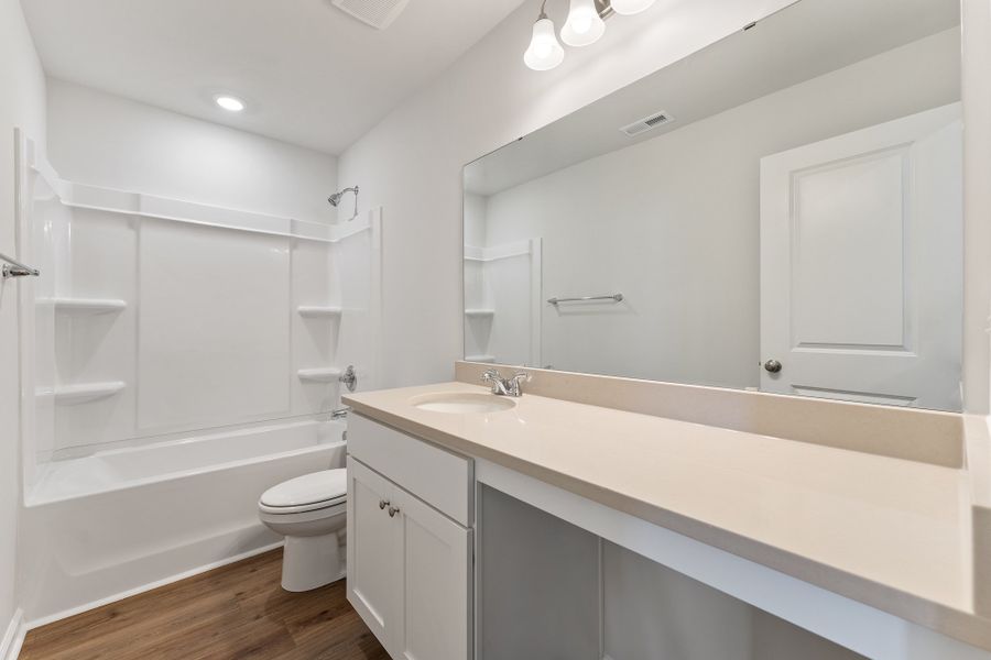 Furnished interior view inside a new home in Richmond Hill, Inman (Image 17).